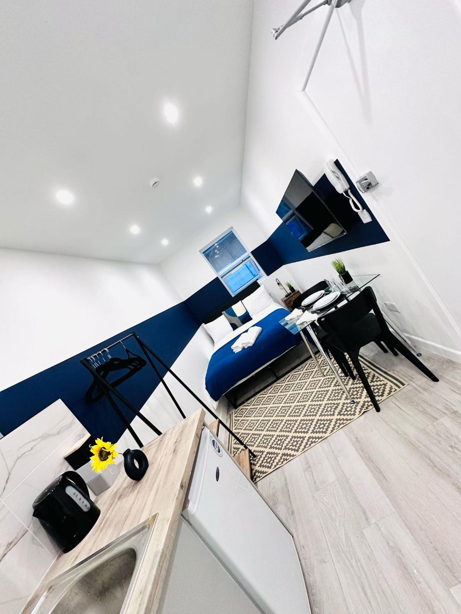 High Standard Central Studios Perfect For Tourists! Лондон Екстериор снимка